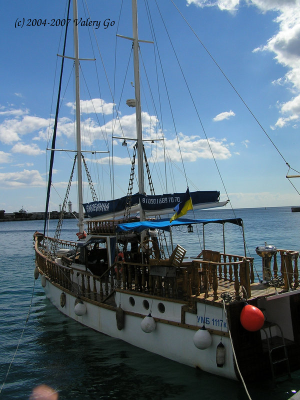 Yalta boat trips with Discover Ukraine